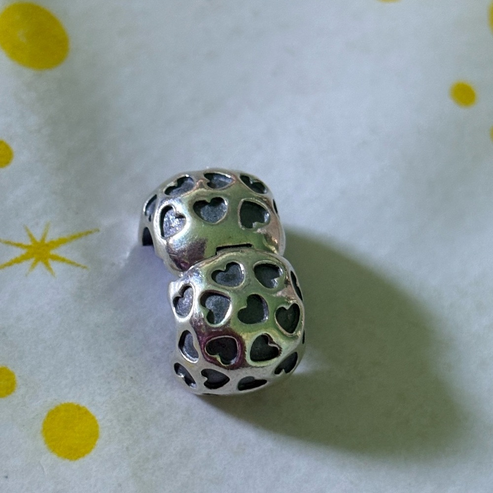 Pandora clip